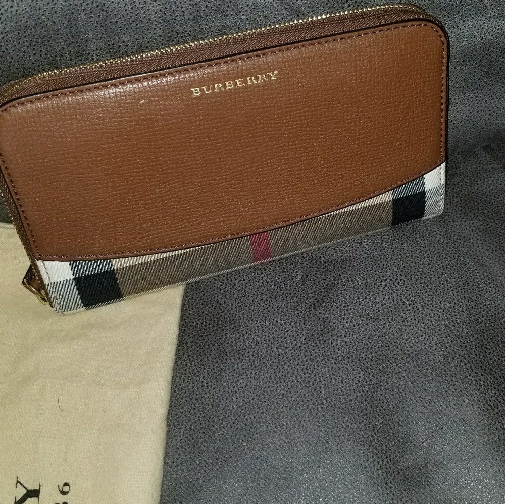 Burberry wallet